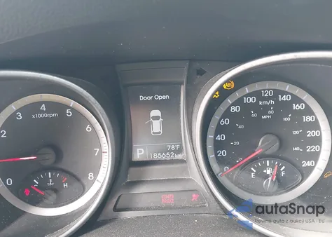 2013 Hyundai Santa Fe Sport 2.4 Base z USA, uszkodzony, nr VIN 5XYZT3LBXDG011519